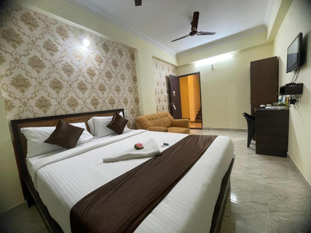 Hotel East Park Electronic City Bangalore Room photo